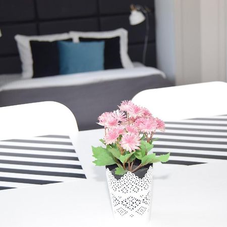 Be My Guest - Hoza Studio - Pkin Super Centrum Metro Wi-Fi Breakfast ワルシャワ エクステリア 写真